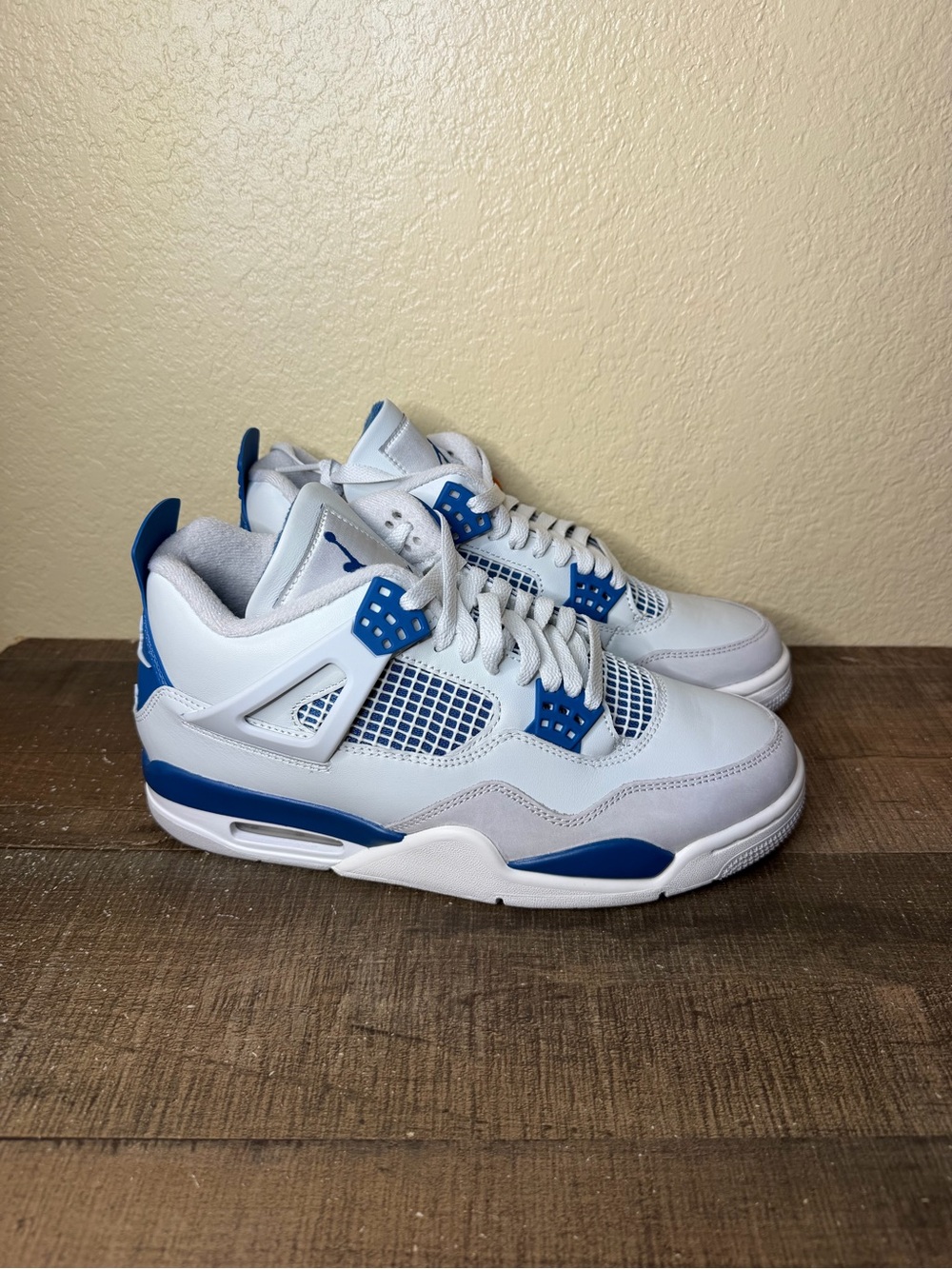 Air Jordan 4 Retro “Military Blue” 
- Size 8 Men.